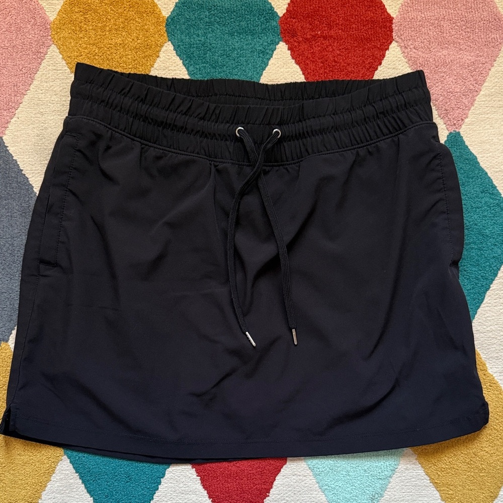 Tek Gear Black Athletic Skort with Drawstring Waist and Pockets - Size M